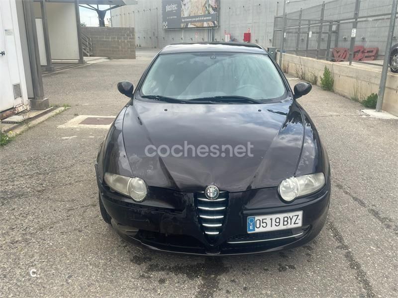 Negro Usado 2002 Alfa Romeo 147 Utilitario | 1000 € (Buen precio) - Imagen 1/4