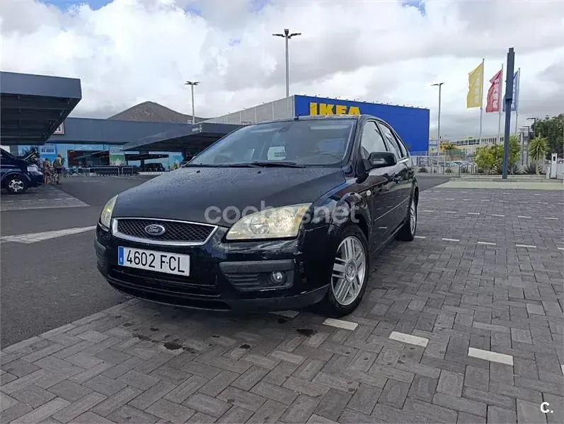 Usado Ford Focus Ghia 109 CV (80 kW) 2006 Negro Berlina