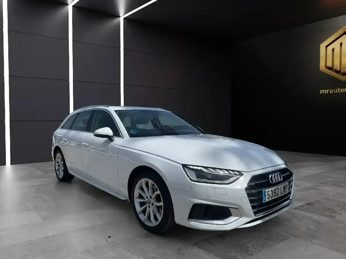 Käytetty Audi A4 Advanced Plus 150 HP (110 kW) 2022 Valkoinen Farmari
