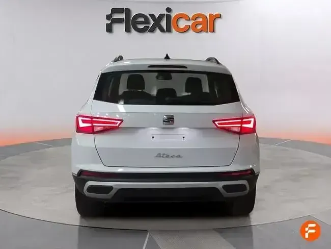 Usado Seat Ateca Style 150 CV (110 kW) 2023 Blanco SUV