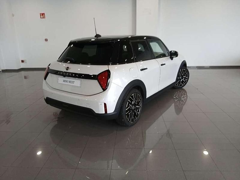 Usado Mini Cooper Essential 156 CV (114 kW) 2025 Blanco Utilitario