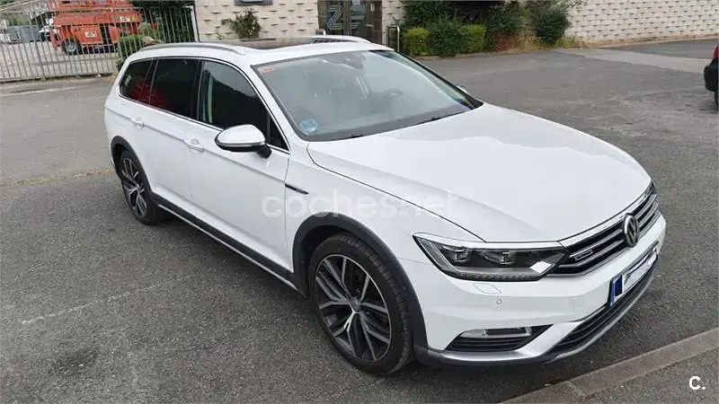 Usado VW Passat 190 CV (139 kW) 2017 Blanco Familiar