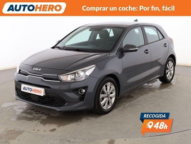 Usado Kia Rio Spirit 100 CV (73 kW) 2022 Gris Berlina