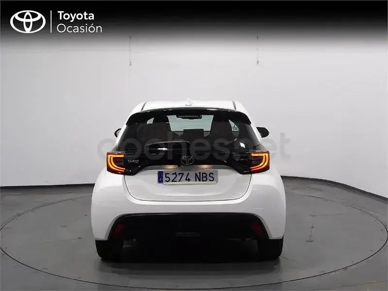 Usado Toyota Yaris Hybrid Active 116 CV (85 kW) 2025 Blanco Berlina