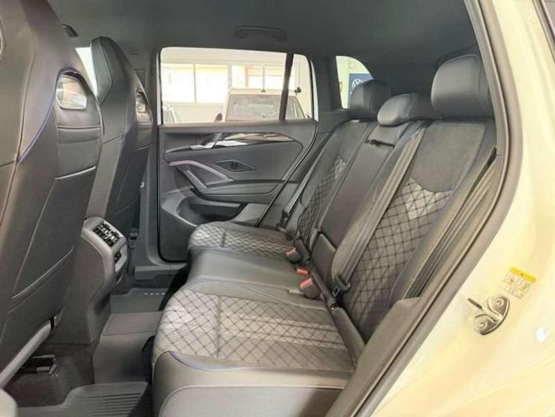 Usado VW Tiguan R-line 204 CV (150 kW) 2025 Blanco SUV