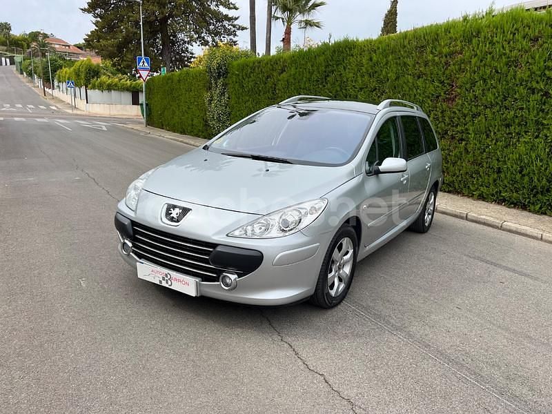 Gris / plata Usado 2008 Peugeot 307 Familiar | 5999 € (Un poco caro) - Imagen 1/4