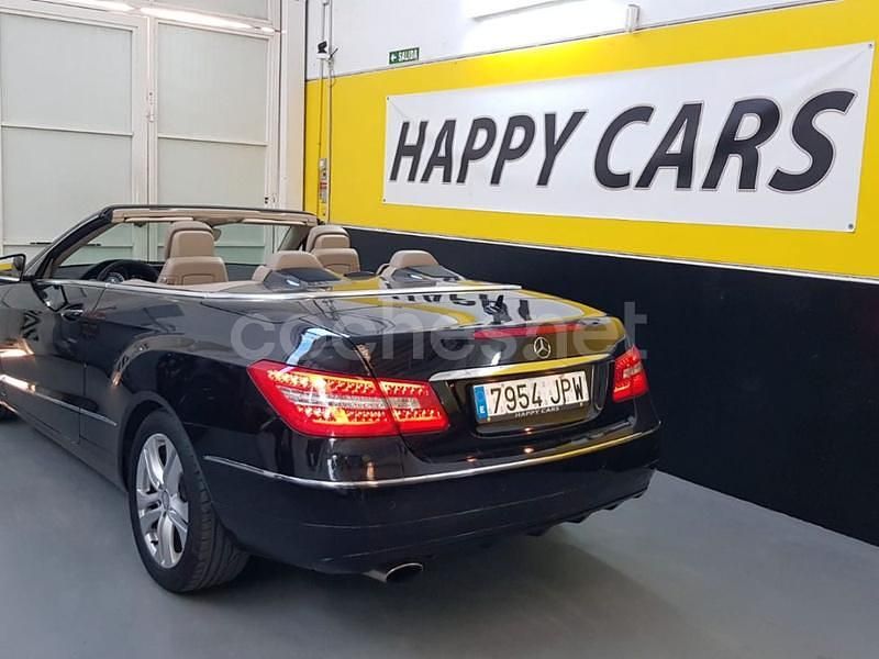 Usado Mercedes E220 170 CV (125 kW) 2011 Negro Coupe