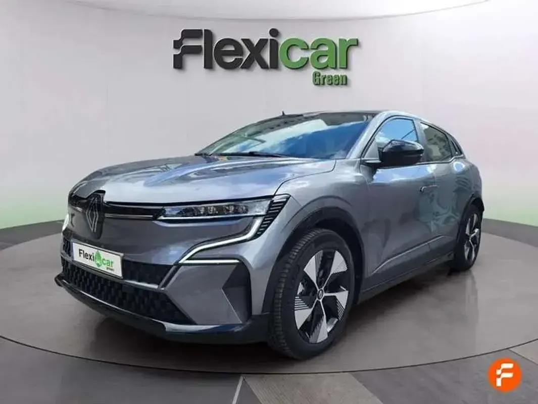 Begagnad Renault Megane E-Tech Equilibre 96 kW (131 HK) 2022 Grå Halvkombi