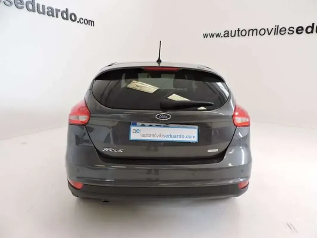 Usado Ford Focus Titanium 125 CV (91 kW) 2017 Gris Familiar