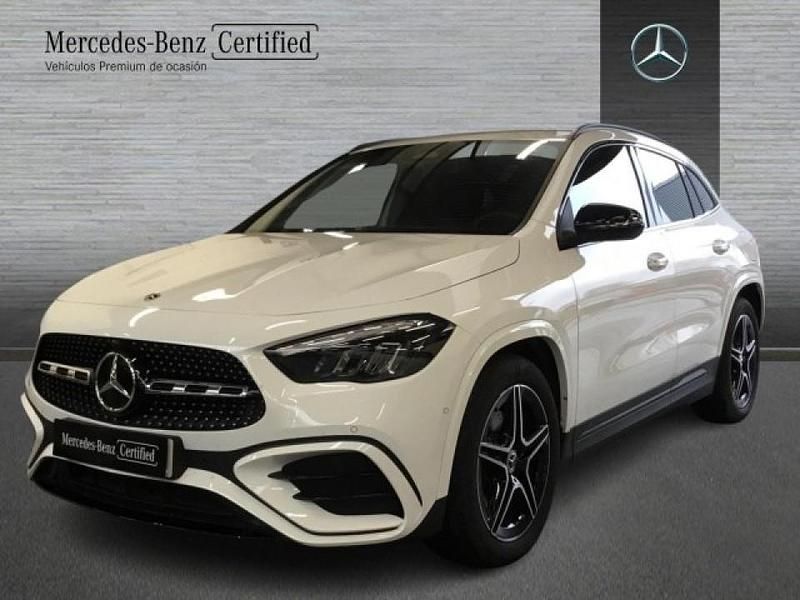 Usado Mercedes GLA200 AMG line 150 CV (110 kW) 2024 Blanco SUV