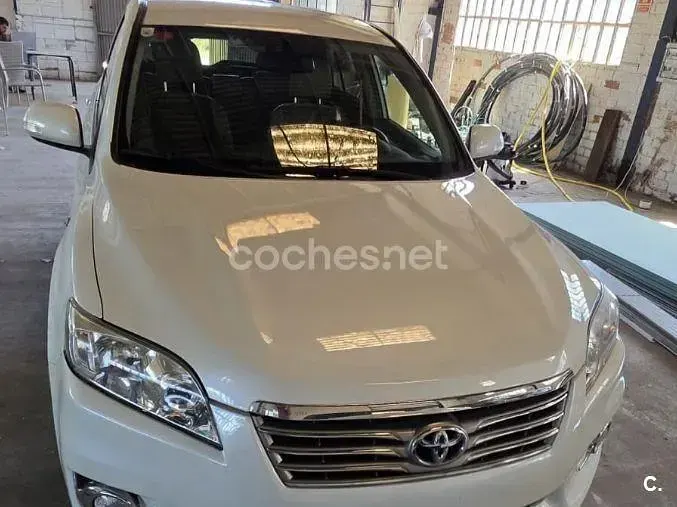 Usado Toyota RAV4 Executive 150 CV (110 kW) 2012 Blanco SUV