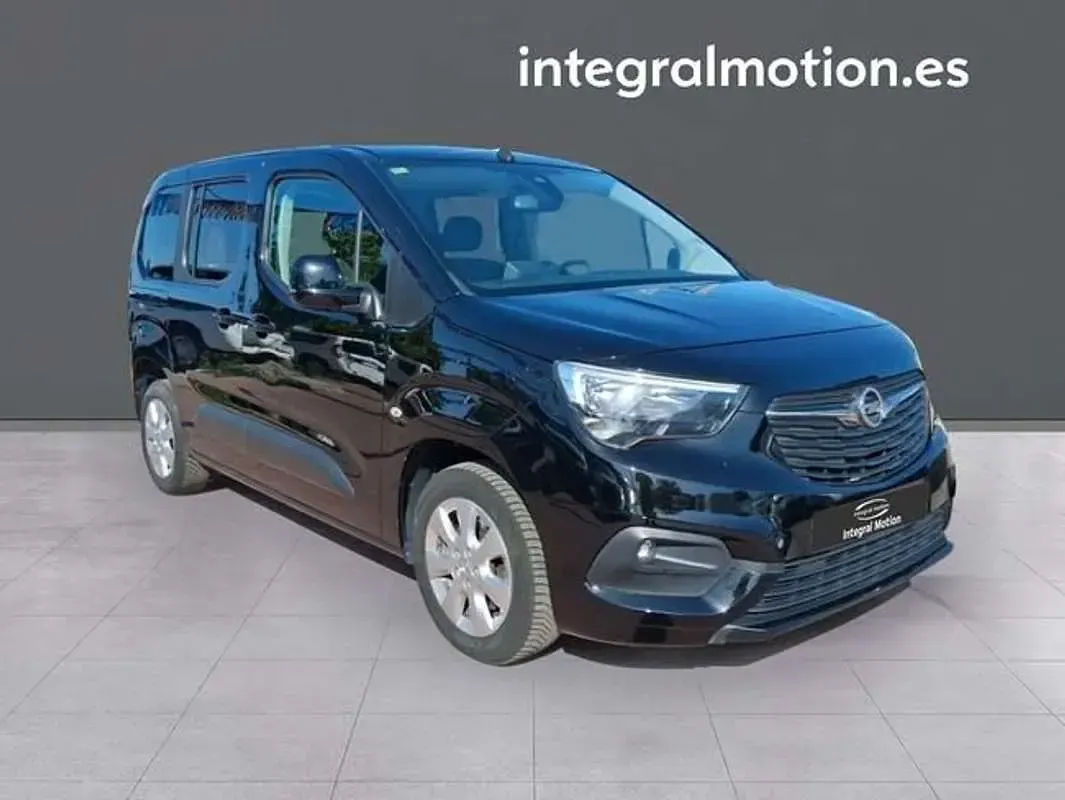 Usado Opel Combo Life Elegance 131 CV (96 kW) 2022 Negro Van