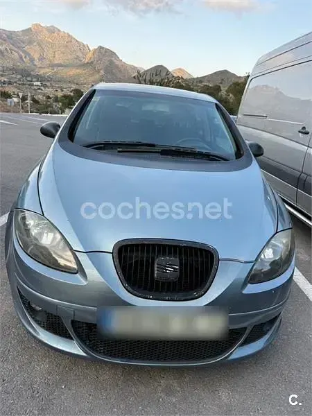 Usado Seat Altea Reference 102 CV (75 kW) 2005 Azul Monovolumen