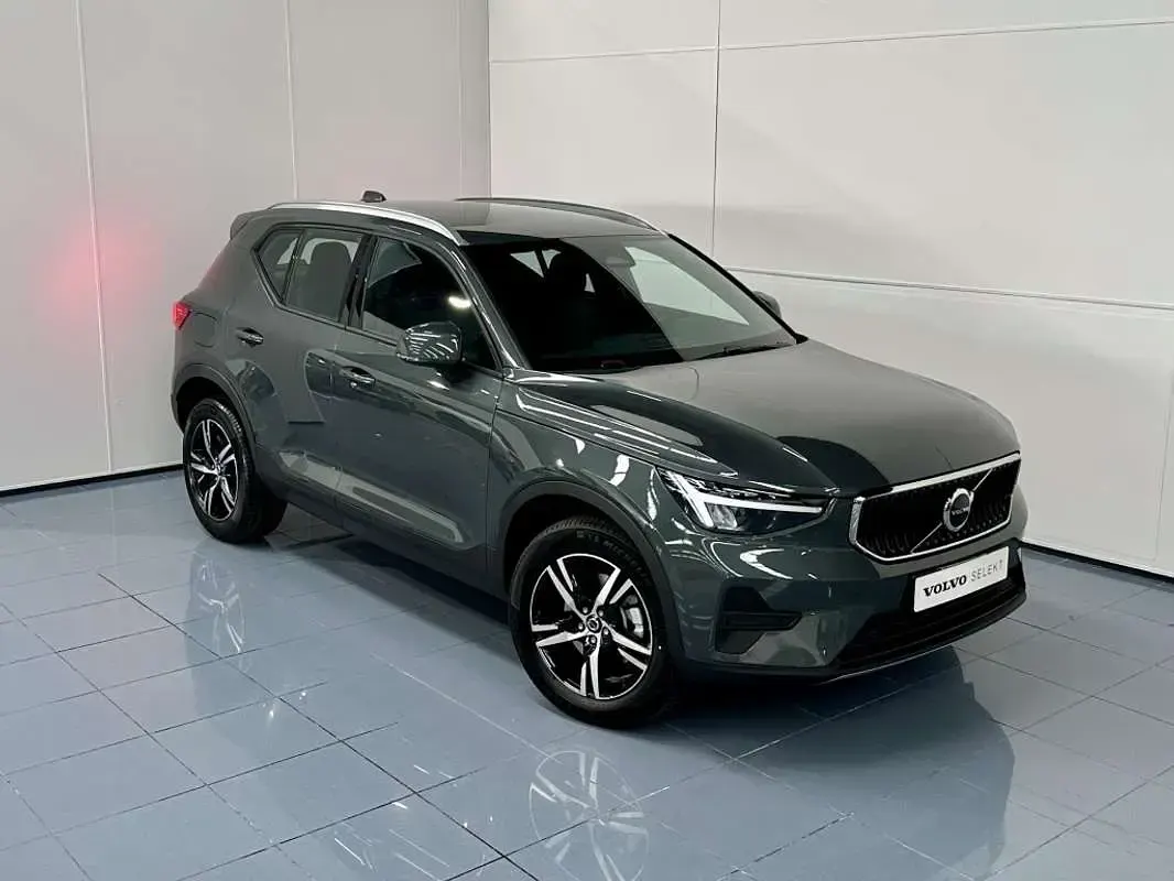 Nuevo Volvo XC40 Core 163 CV (119 kW) 2026 Verde SUV