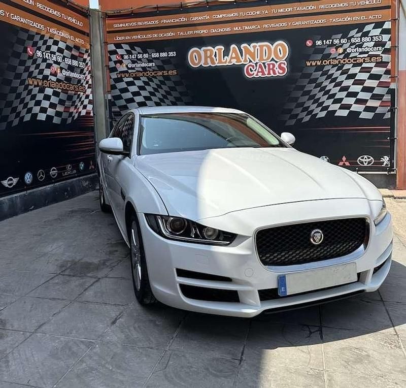Usado Jaguar XE Pure 180 CV (132 kW) 2018 Blanco Berlina