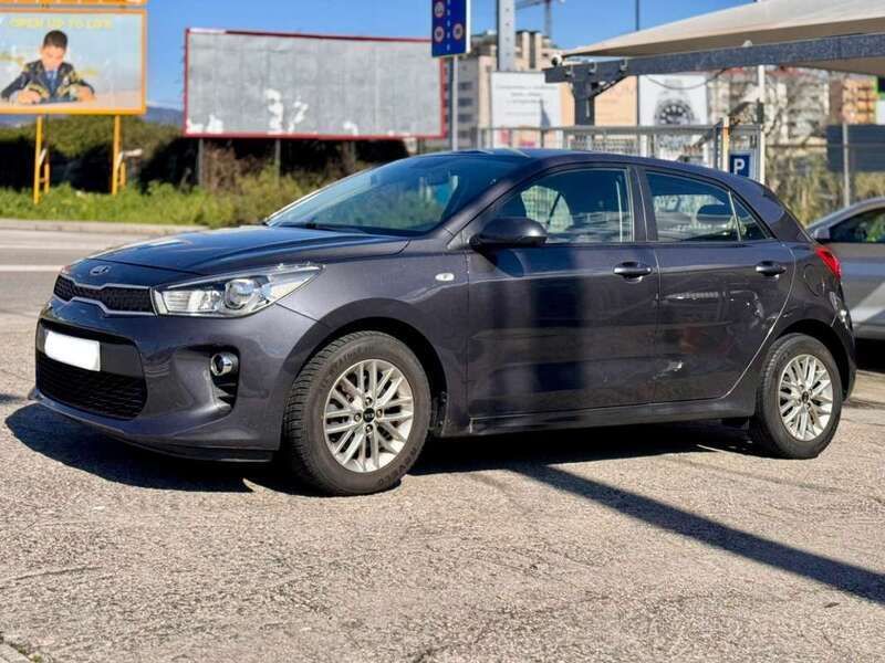 Negro Usado 2018 Kia Rio Utilitario | 7490 € (Precio justo) - Imagen 1/4