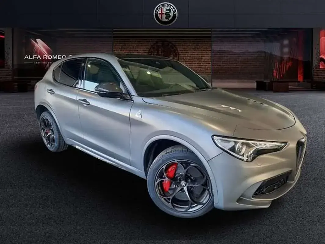 Usado Alfa Romeo Stelvio Quadrifoglio 517 CV (380 kW) 2020 Gris SUV