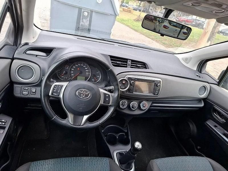 Brugt Toyota Yaris Active 69 HK (50 kW) 2012 Grå Hatchback