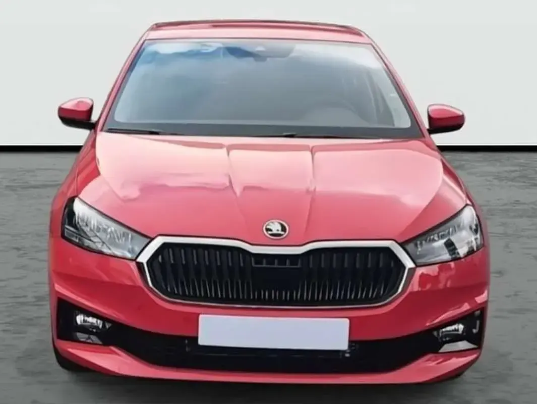 Nuevo Skoda Fabia Selection 95 CV (69 kW) 2026 Rojo Utilitario