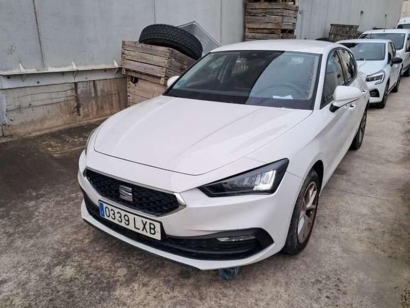 Usado Seat Leon Reference 116 CV (85 kW) 2022 Blanco Utilitario