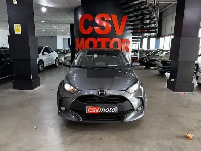 Begagnad Mazda 2 Center-Line 116 HK (85 kW) 2023 Grå Sedan