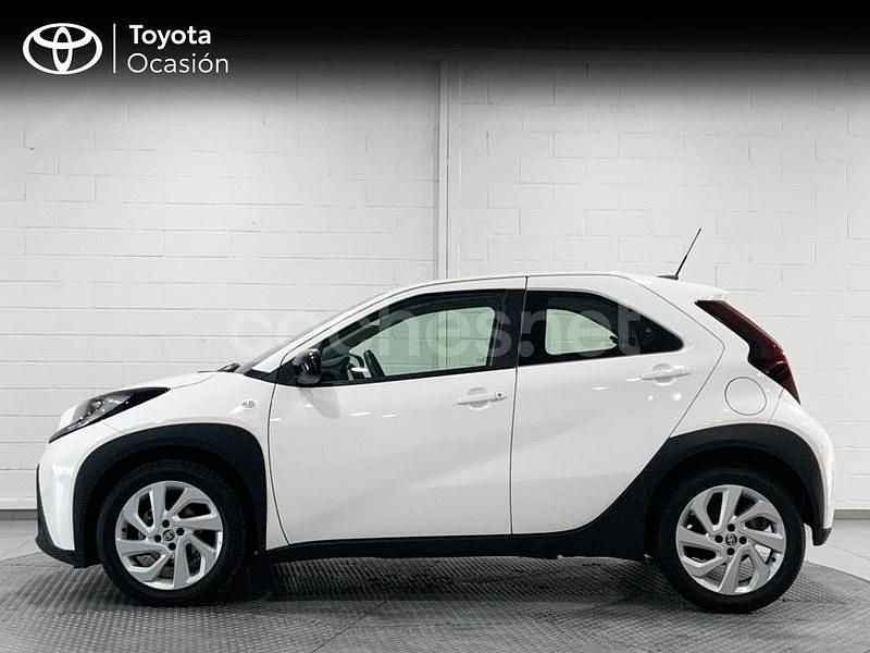 Usado Toyota Aygo X Play 72 CV (52 kW) 2023 Blanco SUV