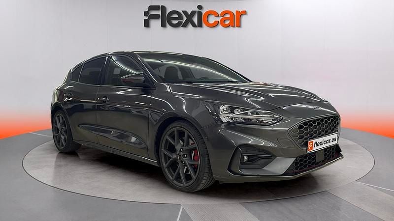 Usado Ford Focus ST 280 CV (205 kW) 2022 Gris Utilitario