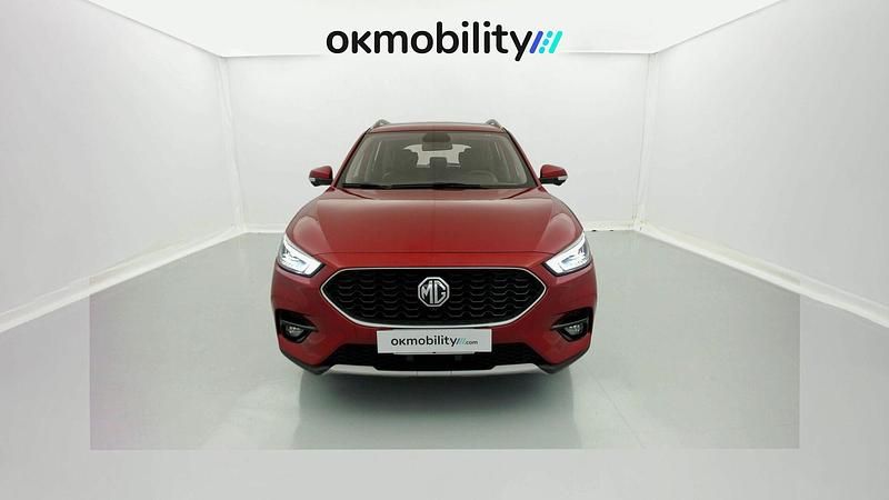 Usado MG ZS Luxury 106 HP (77 kW) 2023 Vermelho Sedan