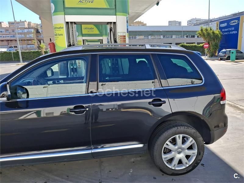Usado VW Touareg 225 CV (165 kW) 2007 Negro SUV
