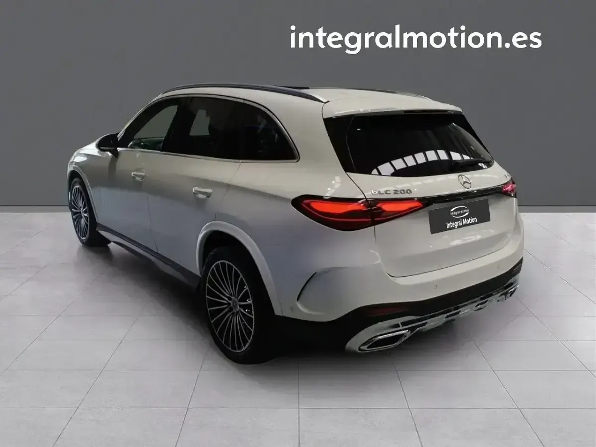Usado Mercedes GLC200 204 CV (150 kW) 2025 Blanco SUV