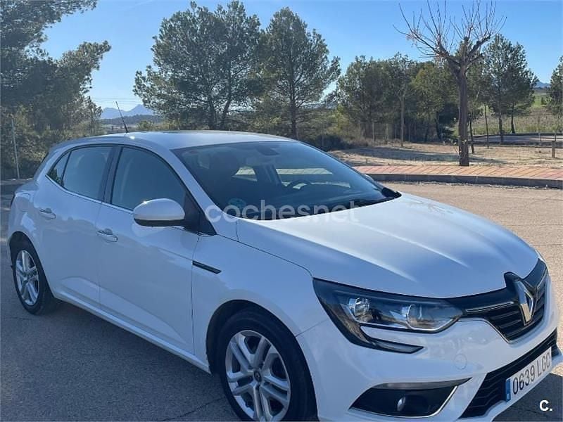Usado Renault Mégane IV LIMITED 115 CV (84 kW) 2020 Blanco Berlina
