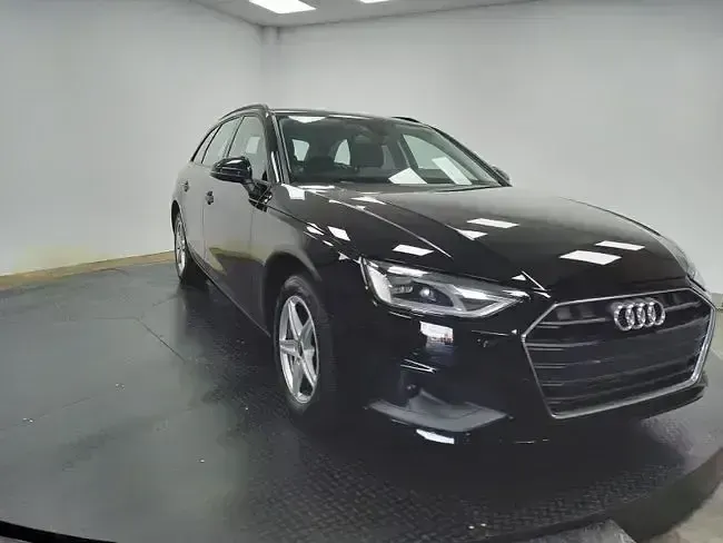 Usado Audi A4 Advanced Plus 151 CV (111 kW) 2021 Negro Familiar