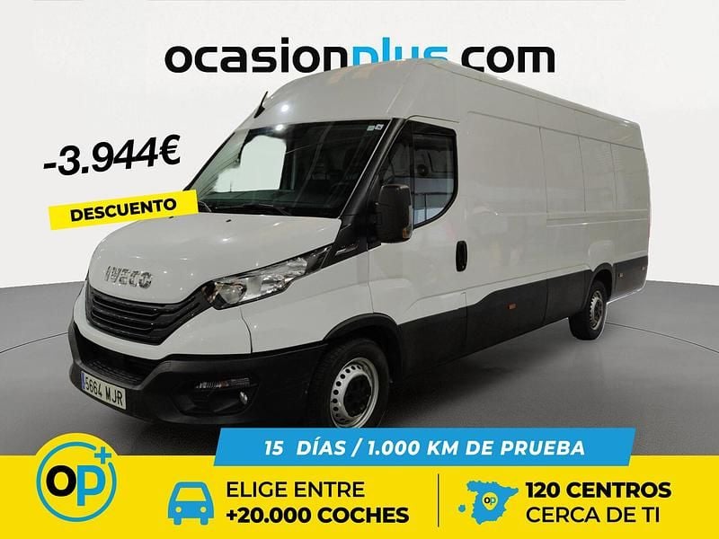 Blanco Usado 2023 Iveco Daily Berlina | 26.890 € - Imagen 1/4