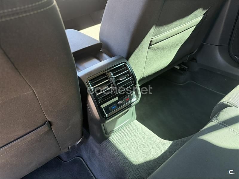 Usado VW Passat Advance 150 CV (110 kW) 2018 Gris / plata Familiar