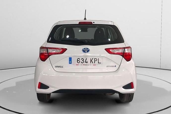 Usado Toyota Yaris Hybrid Active 100 CV (73 kW) 2018