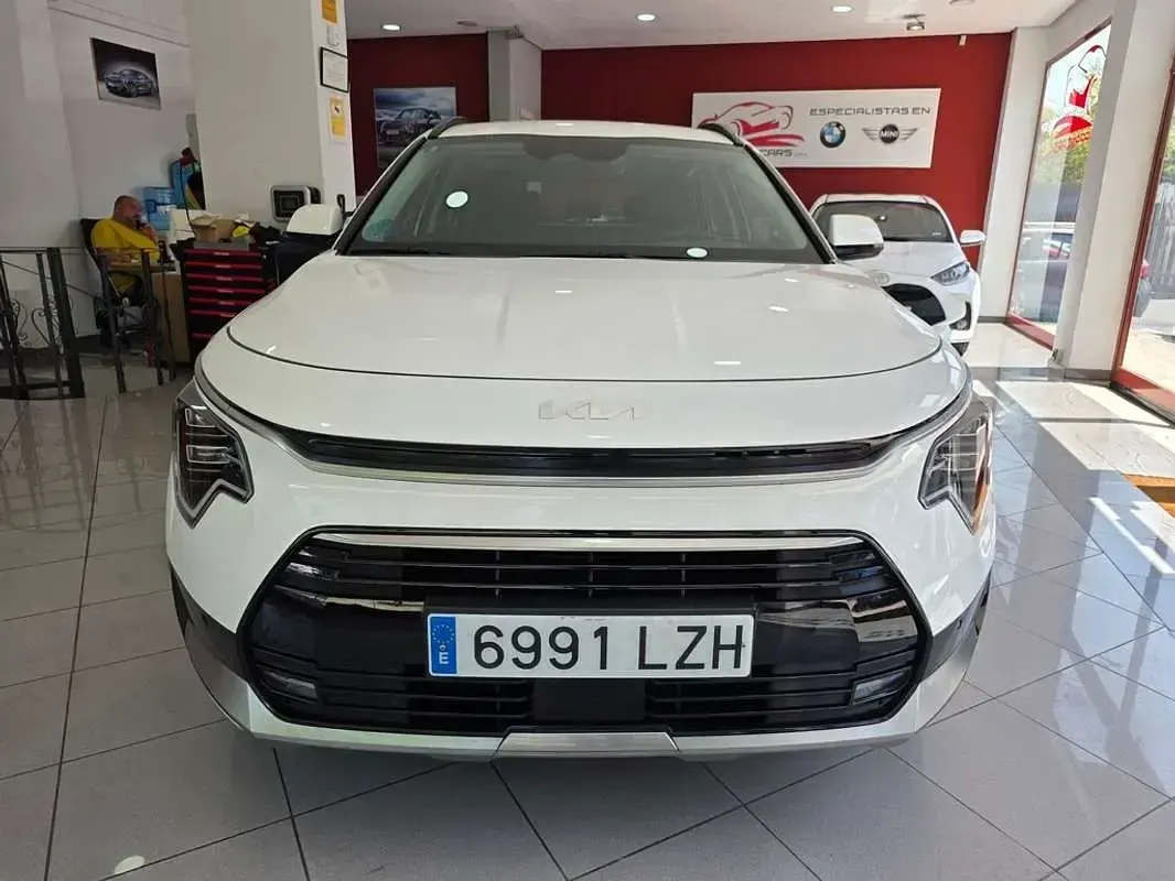Usado Kia Niro 141 CV (103 kW) 2022 Blanco SUV