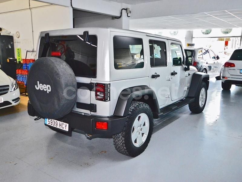 Käytetty Jeep Wrangler Unlimited Sahara 200 HP (147 kW) 2011 Harmaa Katumaasturi