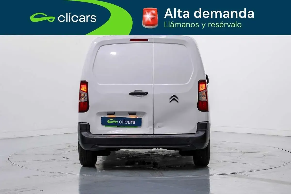Usado Citroën Berlingo 102 CV (75 kW) 2022 Blanco Monovolumen