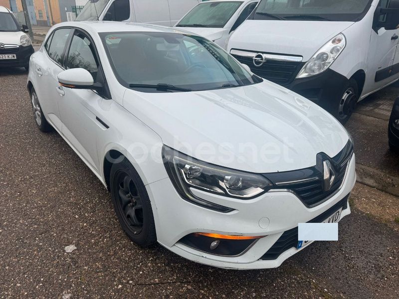 Usado Renault Mégane IV Business 95 CV (69 kW) 2019 Blanco Berlina