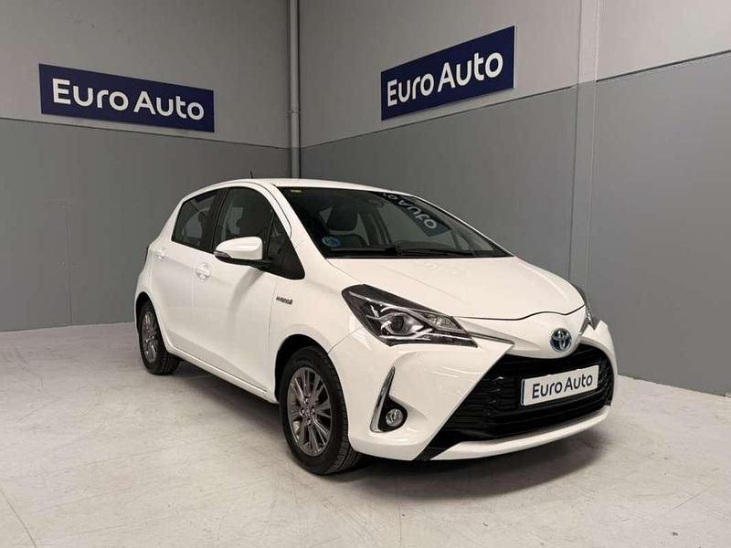 Blanco Usado 2020 Toyota Yaris Hybrid Active Utilitario | 12.900 € (Precio justo) - Imagen 1/4