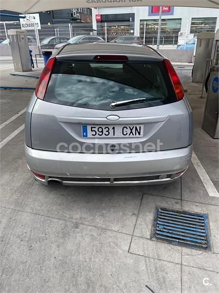 Gris / plata Usado 2004 Ford Focus Trend Berlina | 900 € (Super precio) - Imagen 1/4