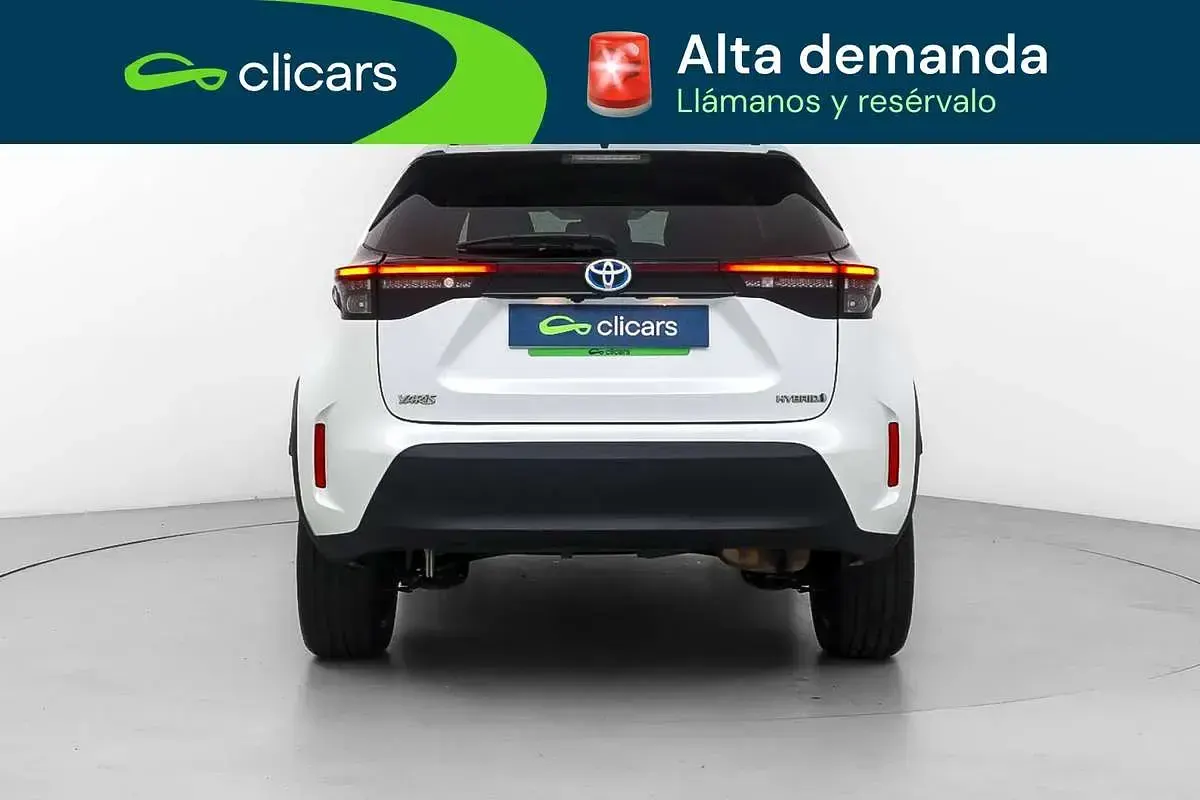Usado Toyota Yaris Cross Style 91 CV (66 kW) 2022 Blanco SUV