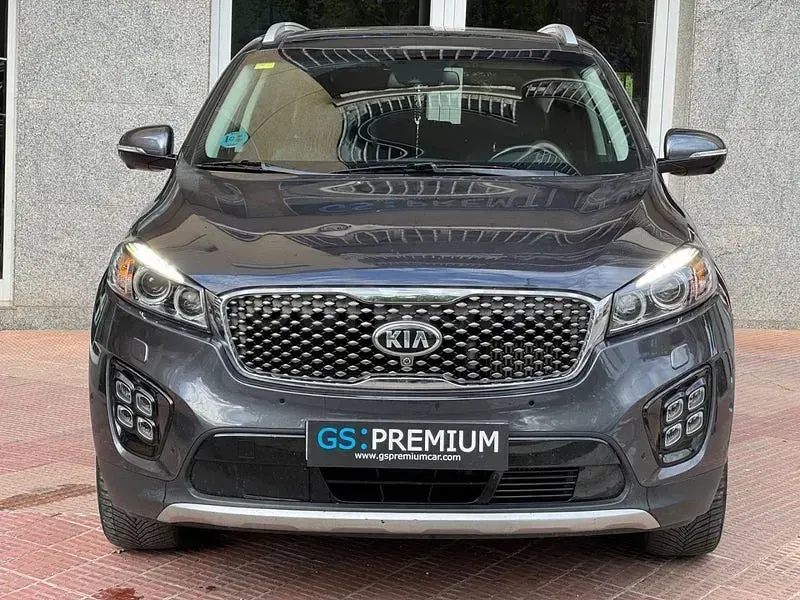 Usado Kia Sorento 200 CV (147 kW) 2018 Gris / plata SUV