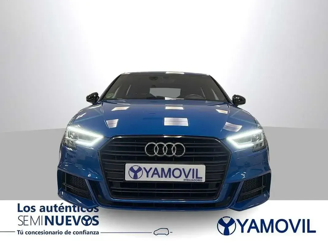 Usado Audi A3 Sportback 150 CV (110 kW) 2018 Azul Utilitario