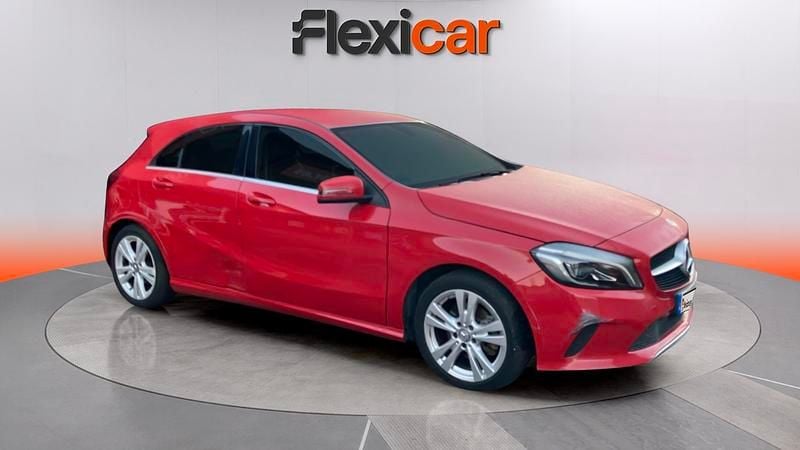 Usado Mercedes A200 Style 136 CV (100 kW) 2016 Rojo Utilitario