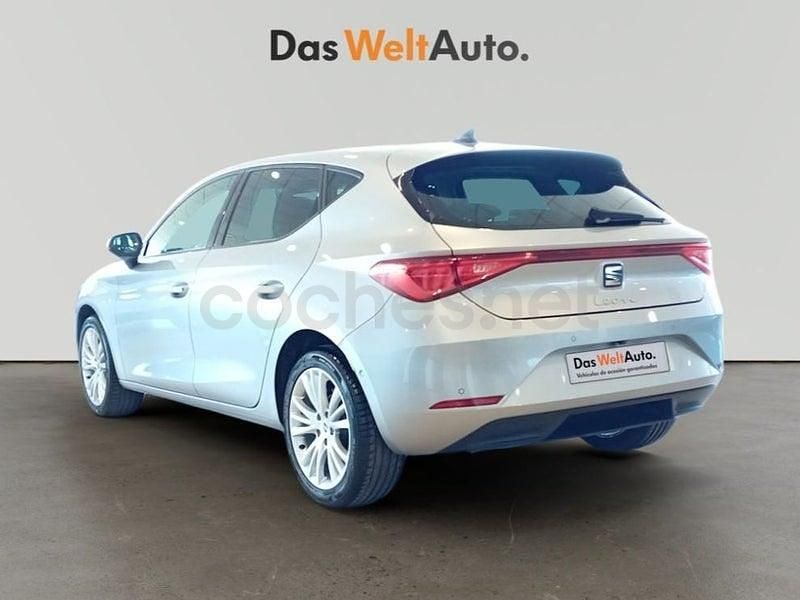 Usado Seat Leon Style 150 CV (110 kW) 2024 Gris / plata Berlina