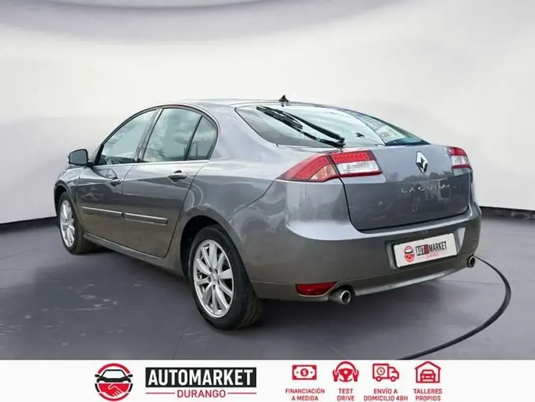 Usado Renault Laguna III Dynamique 131 CV (96 kW) 2011 Gris Berlina