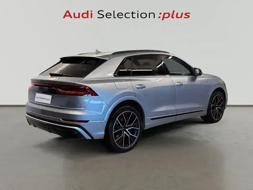 Usado Audi Q8 S-Line 286 CV (210 kW) 2023 Gris / plata SUV
