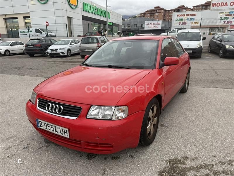 Usado Audi A3 Attraction 150 CV (110 kW) 1998 Rojo Berlina