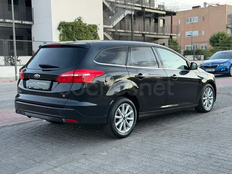 Usado Ford Focus Titanium 120 CV (88 kW) 2019 Negro Familiar